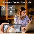 Chat filmé par son distributeur de croquettes connecté